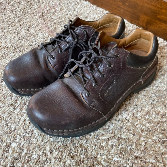 Red Wing Work Shoes Womens 8.5 B Brown Leather Safety Toe Slip Oil Resistant - Picture 1 of 6